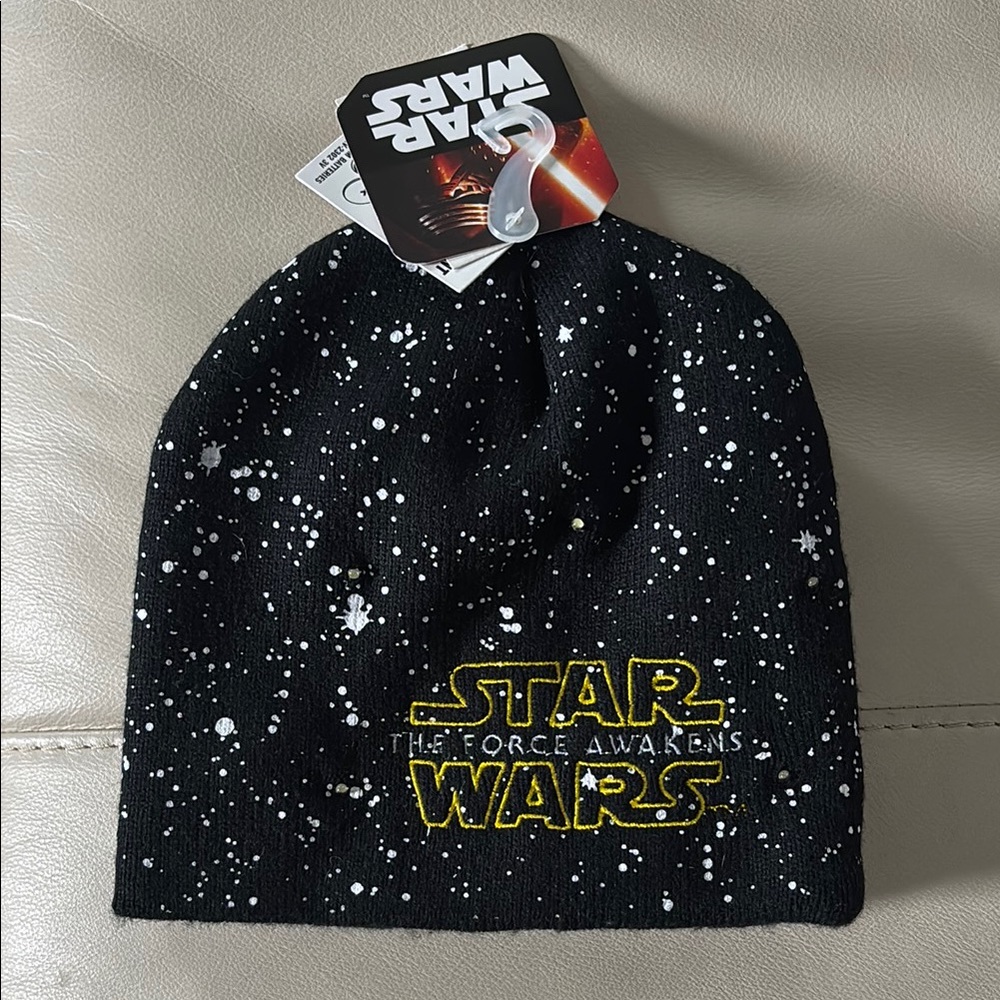 NWT Star Wars Force Awakens Light Up Beanie